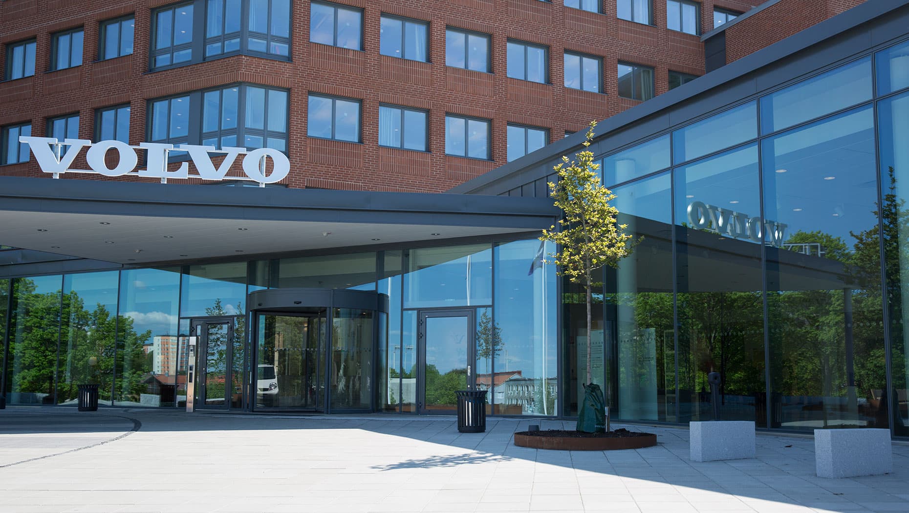 "Volvo"nun xalis mənfəəti 50 faizə yaxın AZALIB