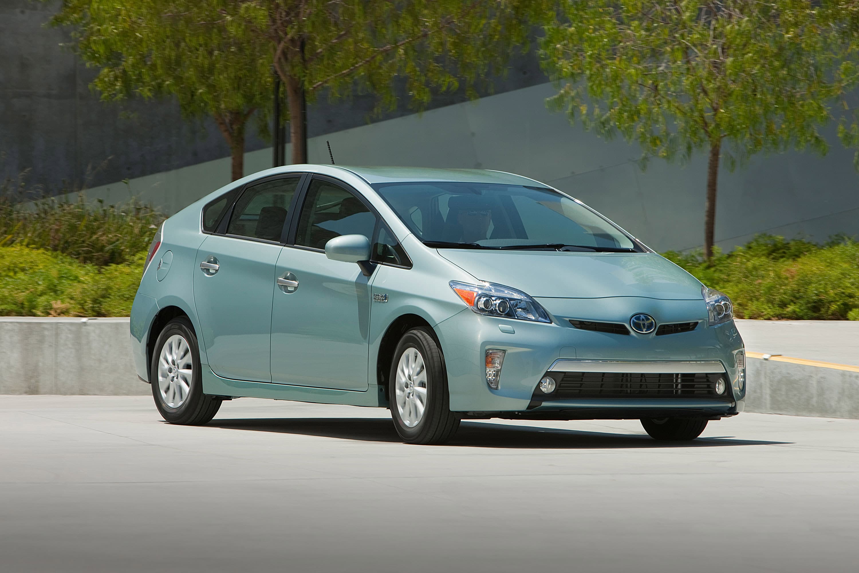 Maşın bazarında ikinci əl Toyota Prius-ların QİYMƏTLƏRİ