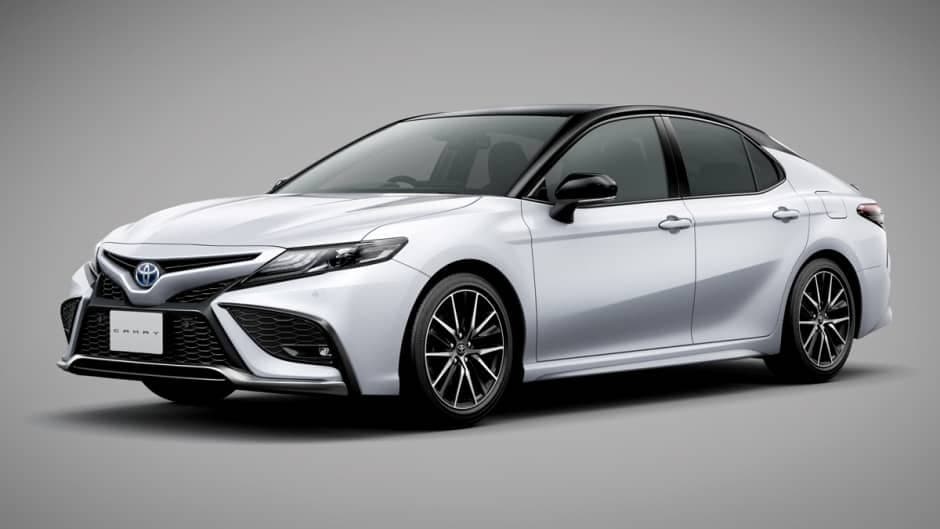 Yaponiyada satılan Toyota Camry yenilənib - FOTO