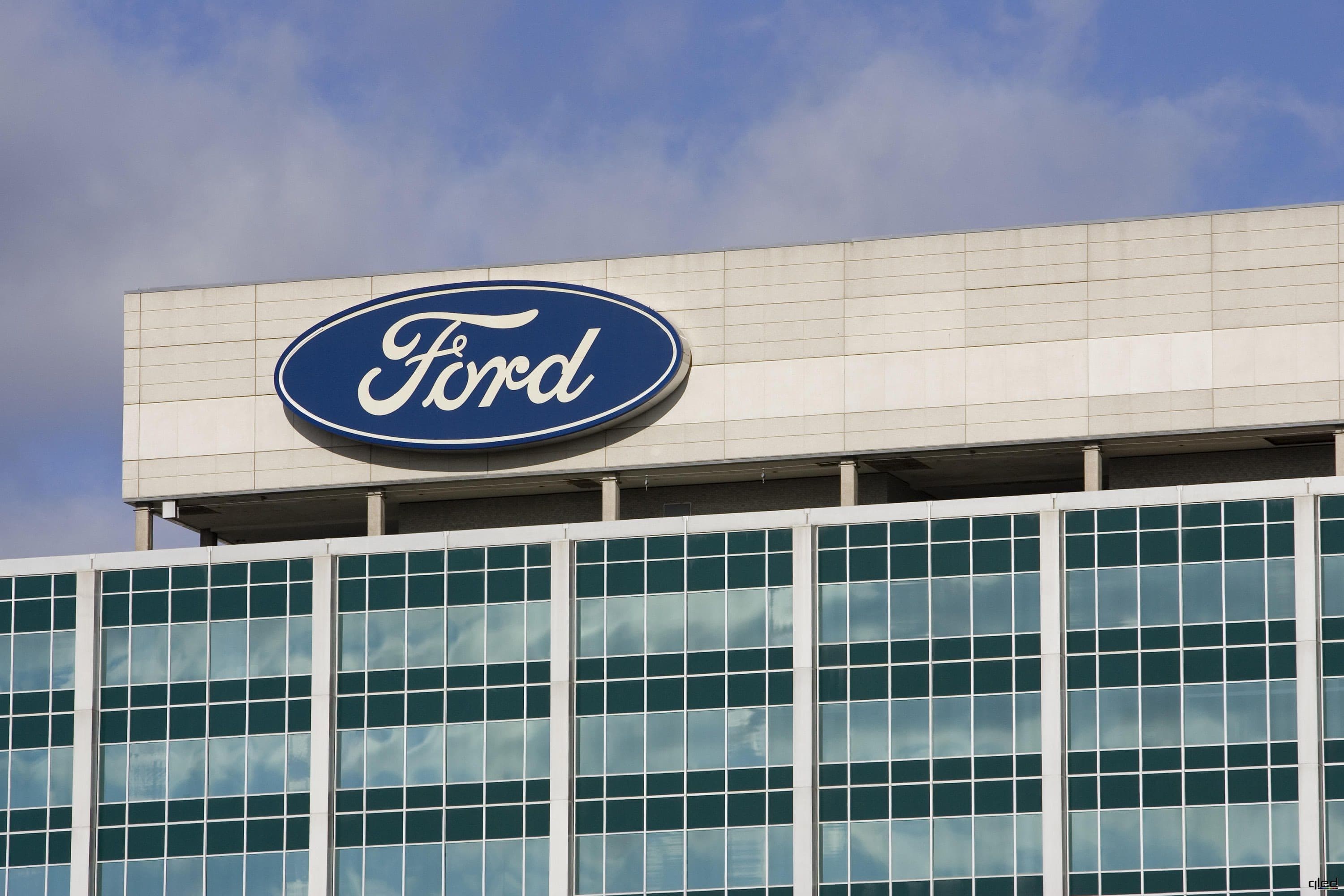 Pandemiyada "Ford"un xalis zərəri 3 milyard dollara çatır