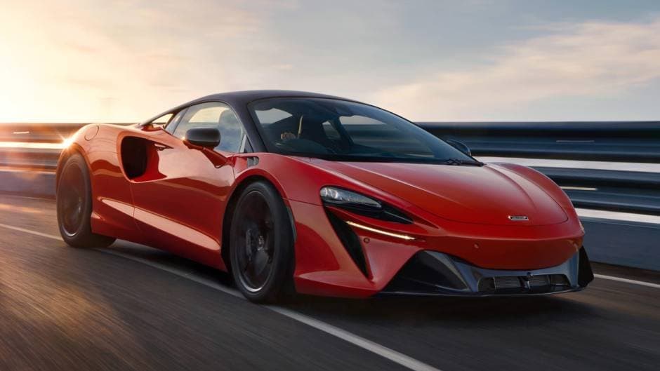 McLaren yeni superhibrid avtomobilini təqdim edib - FOTO