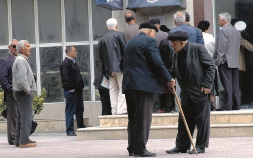 Nazirlik pensiya yaş həddinin yüksək olması fikrinə münasibət bildirib