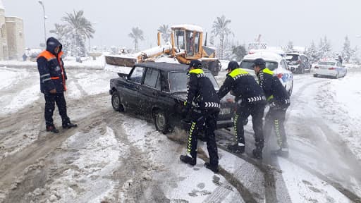 Qarlı hava nəticəsində Bakıda baş verən qəzaların sayı açıqlandı