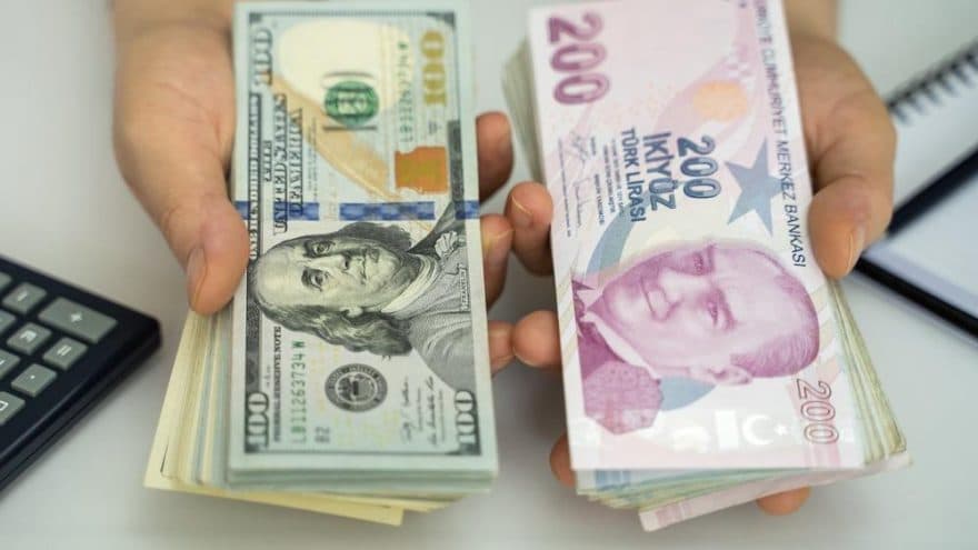 Türkiyədə dollar sürətlə BAHALAŞIR
