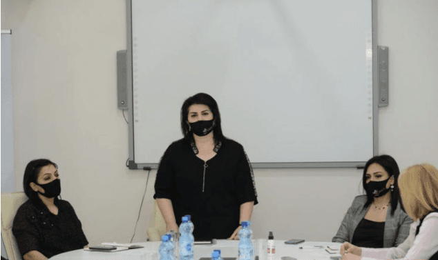 Dil Komissiyası yanında Monitorinq Mərkəzi KİV-dəki qüsurlara görə kimlərin cərimələnəcəyini açıqlayıb