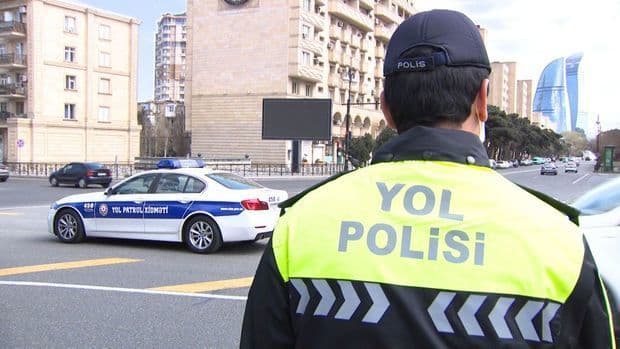 Yol Polisi küləkli hava ilə əlaqədar sürücülərə müraciət edib