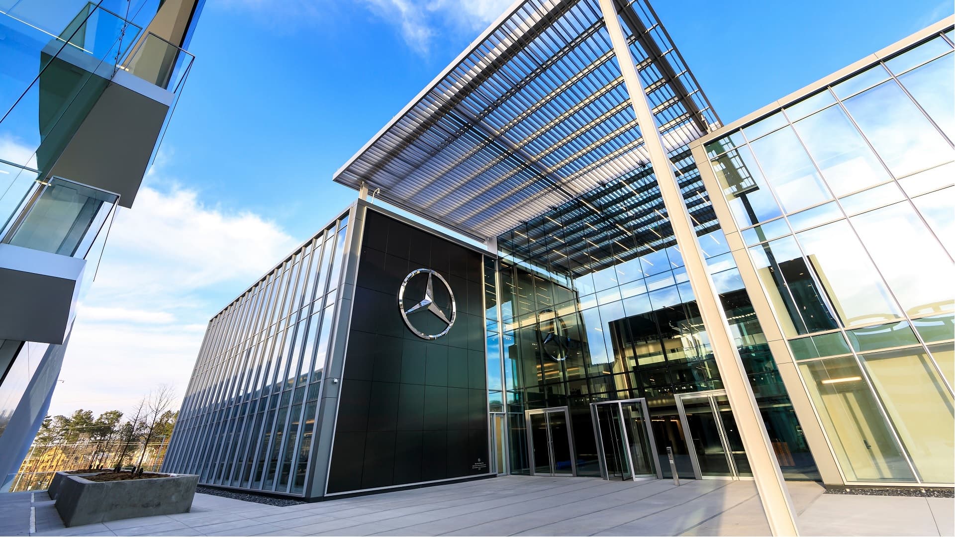 “Mercedes-Benz” 246 mindən çox avtomobili geri çağırır
