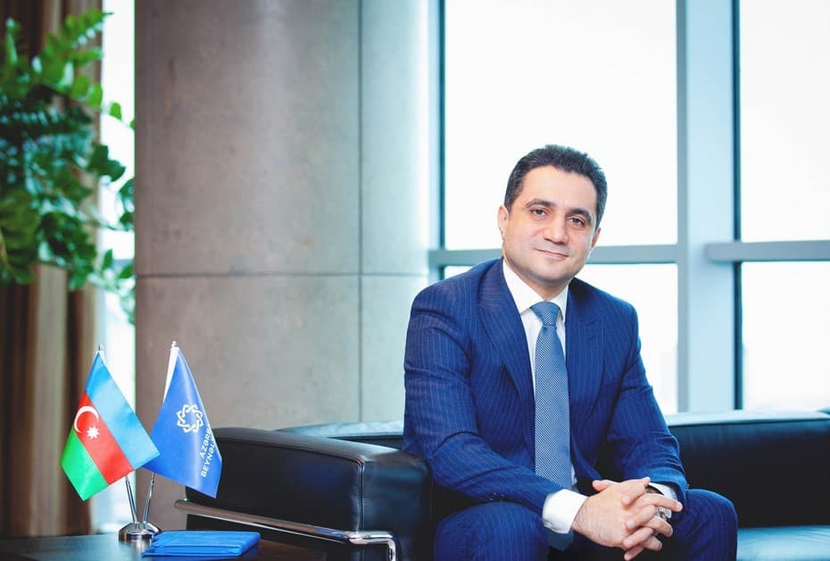 Bank rəhbəri:"Hər ay yeni 70-80 min müştərimiz mobil tətbiqimizi yükləyir"