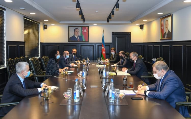 Mikayıl Cabbarov Asiya İnkişaf Bankı ilə əməkdaşlığı müzakirə edib
