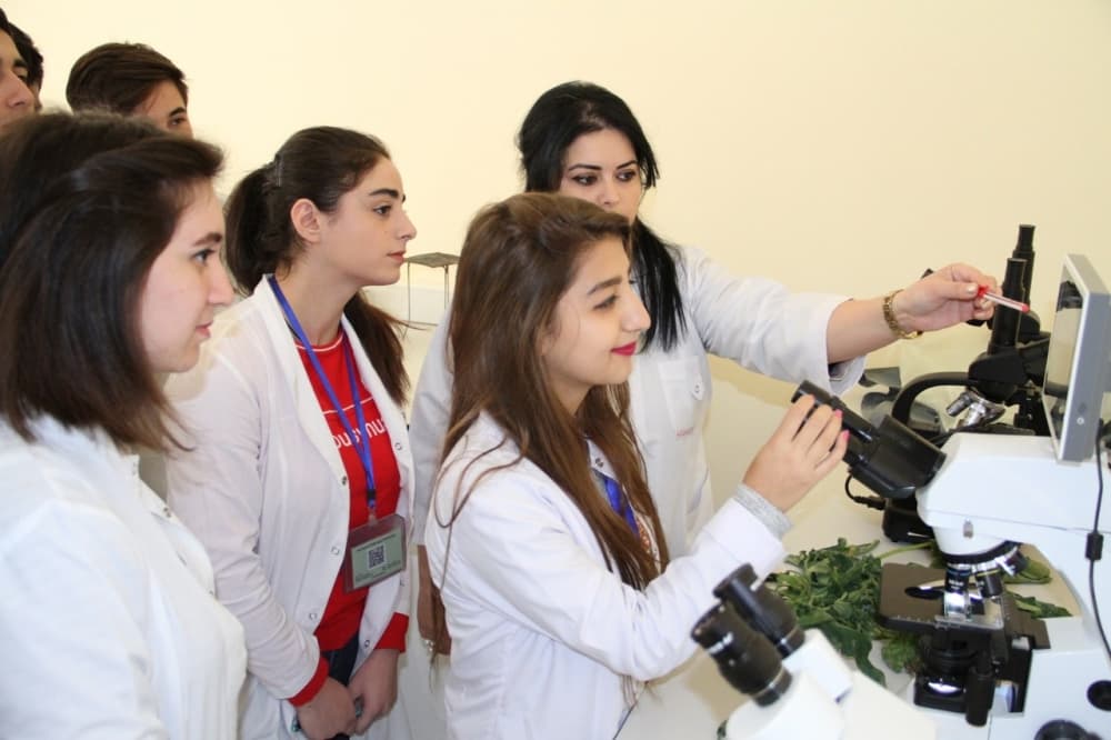 Xarici professorlar ADAU tələbələrinə mühazirə deyəcəklər