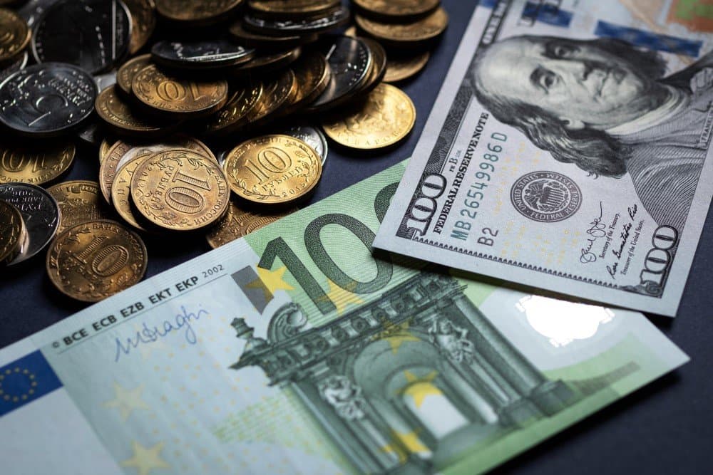 Azərbaycanın qonşusu olan bu ölkədə dollar rekord həddə BAHALAŞDI