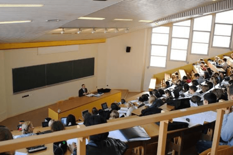 Universitetlərin hazırlıq qruplarında müharibə iştirakçılarının təhsili dövlət hesabına həyata keçiriləcək