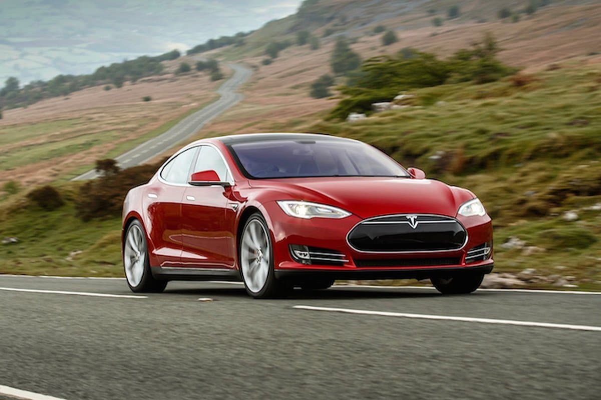 “Tesla”nın sürücüsüz avtomobilində faciə baş verdi