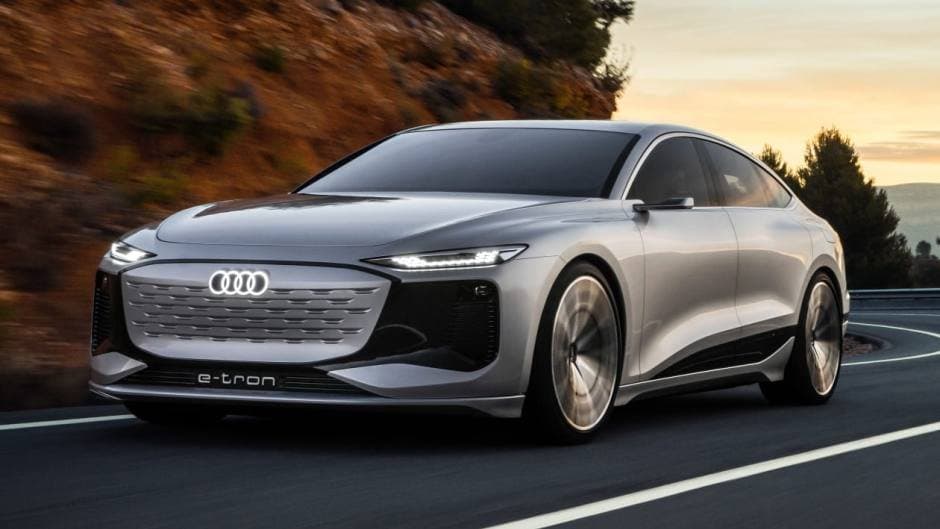 Audi yeni modelini nümayiş etdirib