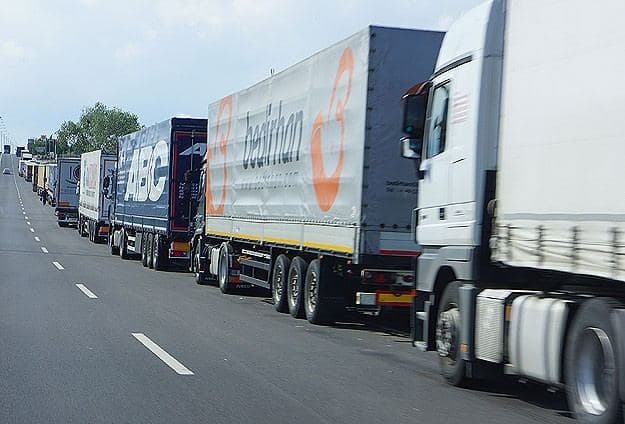 Daşımalar üçün verilən "İcazə" blankı dövlət büdcəsinə 1 milyon manatdan çox gəlir gətirib