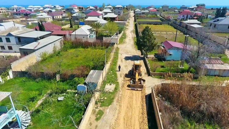Qaradağda 6,5 km uzunluğunda küçə və yolda təmir-tikinti işləri aparılır