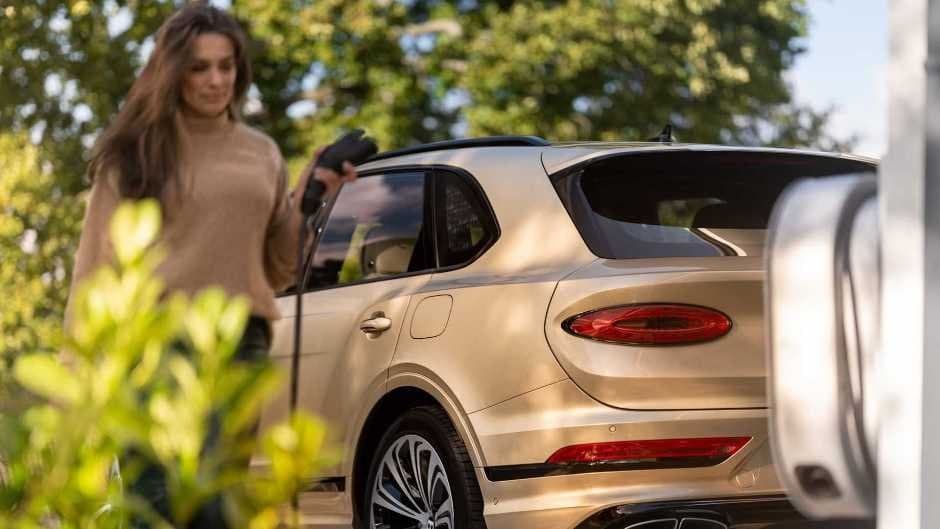 Bentley markasının ilk elektrokarı krossover olacaq