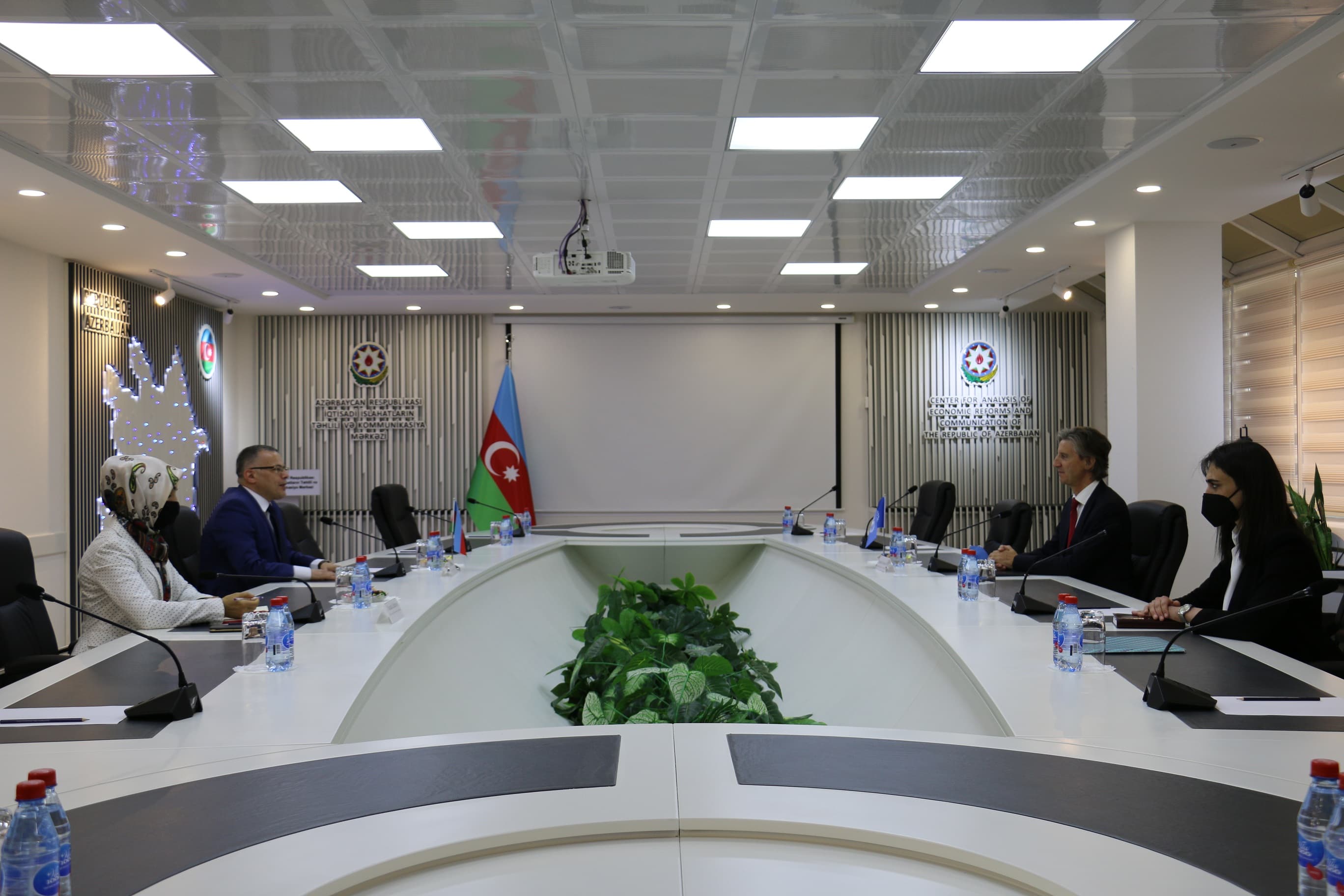 BMT-nin rezidenti İİTKM-də monitorinq və qiymətləndirmə institutunu müzakirə edib