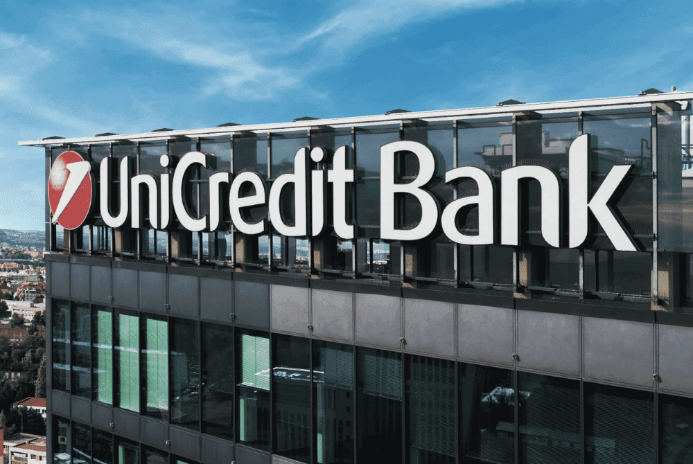 Bu bank proqnozdan çox qazanc əldə edib