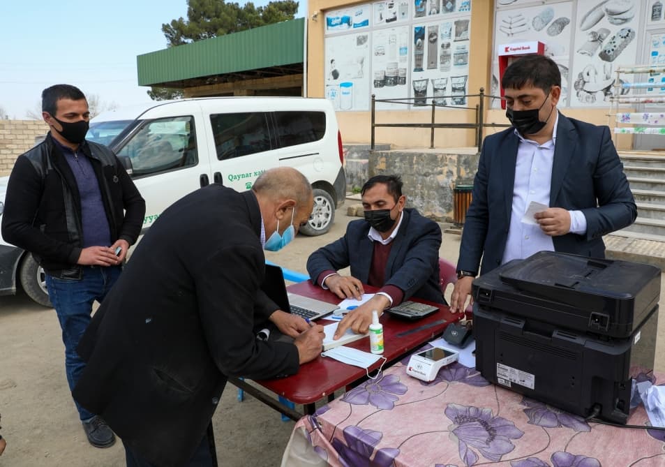 Payızlıq əkinlər üçün gübrələrin səyyar satışından 8 minə yaxın fermer yararlanıb