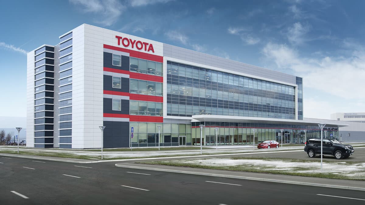 “Toyota” xalis mənfəətini 2 dəfədən çox artırıb