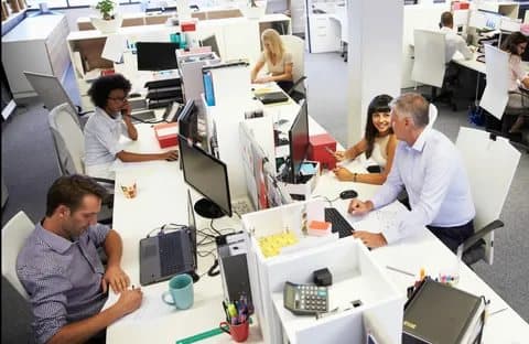 Bəzi işçilərdən COVID-19 pasportu tələb ediləcək