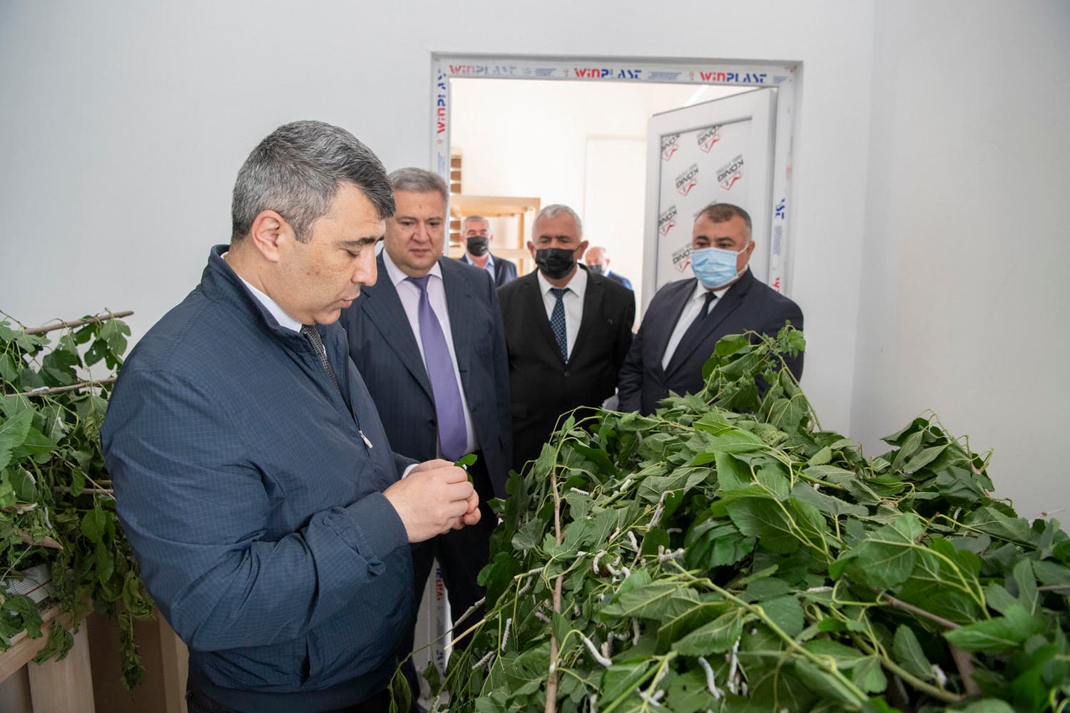 İnam Kərimov kənd təsərrüfatı müəssisələrində olub