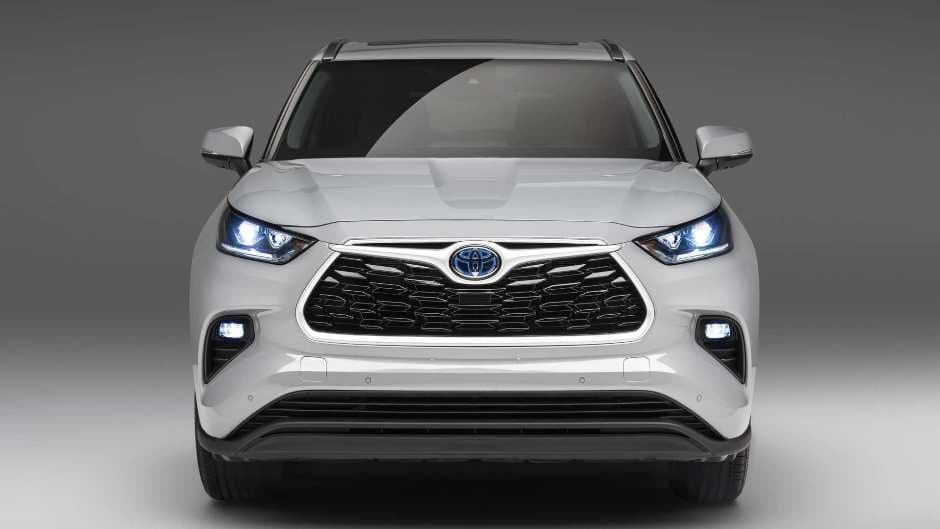 Toyota yeni versiyaya sahib olub - FOTO