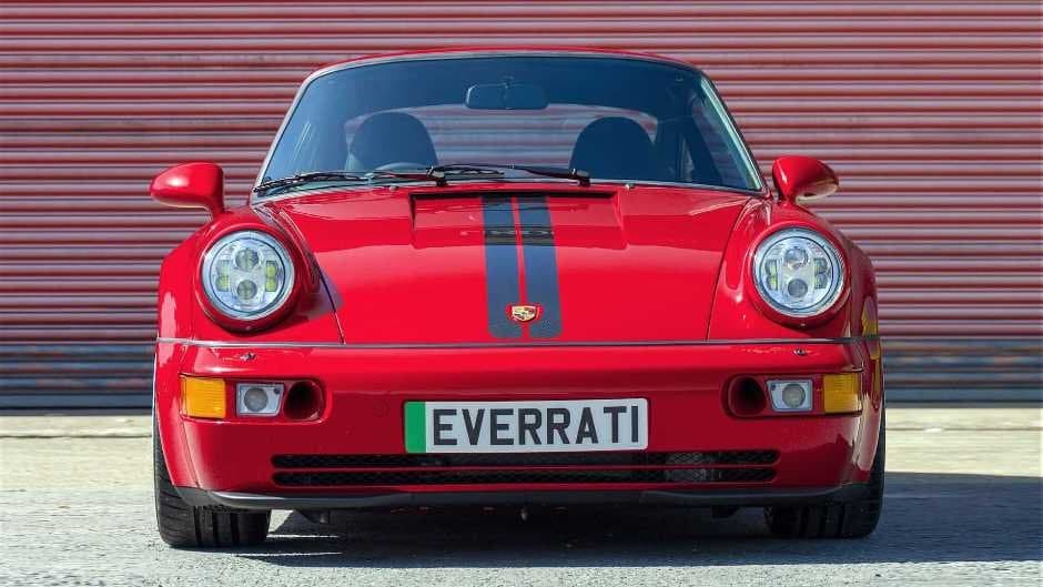 Klassik Porsche 911 sportkarı elektrokara çevrilib