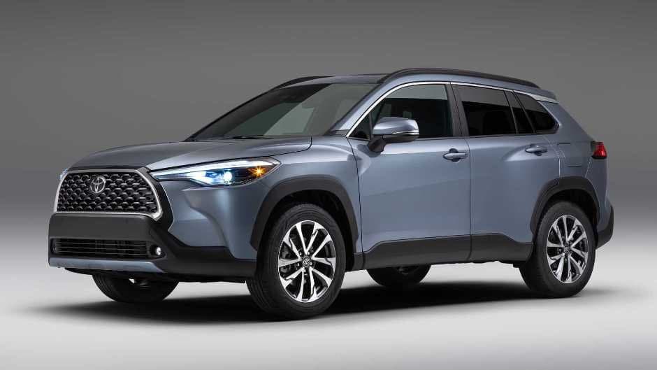 Toyota Corolla Cross tam ötürməyə sahib olub