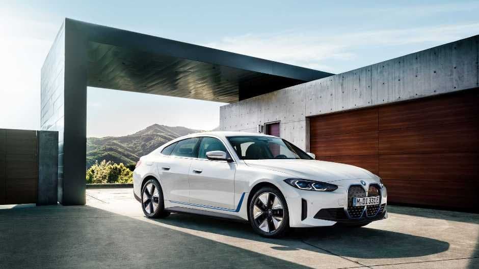 BMW yeni modelini rəsmi olaraq təqdim edib - FOTO