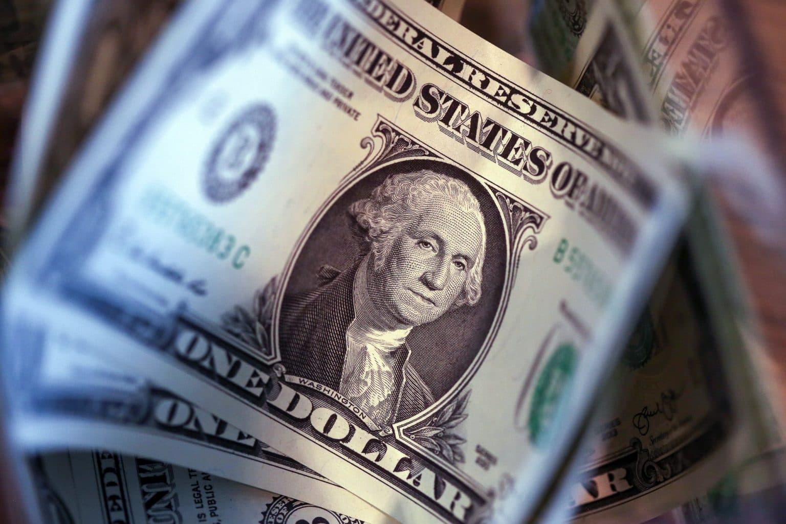 Dolların sabaha olan rəsmi məzənnəsi AÇIQLANIB