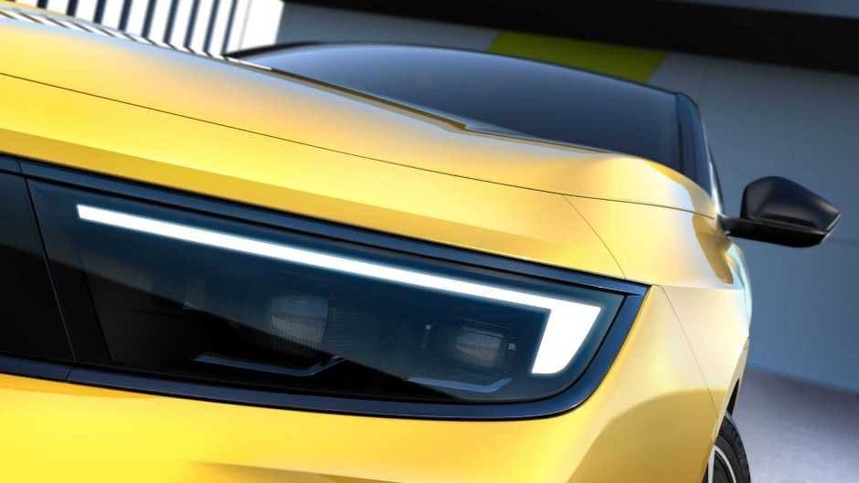 Opel yenilənmiş Astra modelinin ilk görüntülərini yayıb - FOTO
