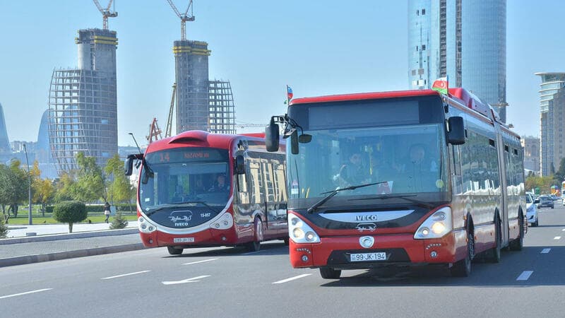 Bakıda marşurut avtobuslarının hərəkəti dayandırıldı, metro isə...