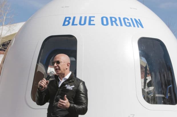 Amazon rəhbərilə birgə kosmik uçuş üçün bilet rekord qiymətə satılıb