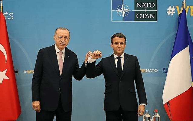 Makron Ərdoğanla görüşündən danışdı