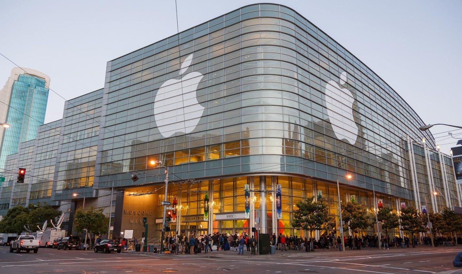 Apple ödənişli podkast abunəliyini açıq elan edib