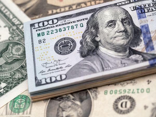 Dolların sabaha olan rəsmi məzənnəsi AÇIQLANIB