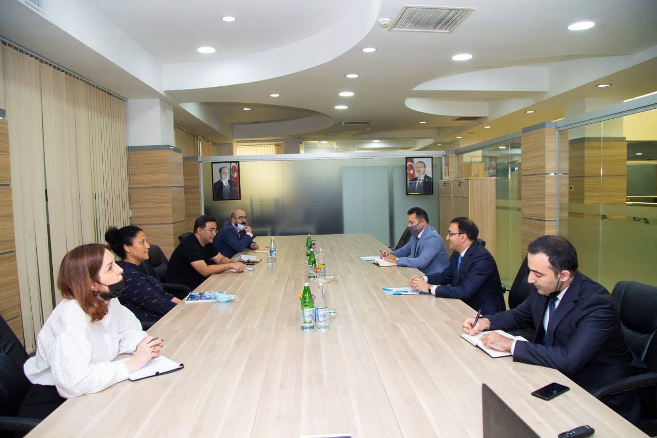 Ülvi Mehdiyev  Asiya bankının Azərbaycan üzrə direktoru ilə görüşüb