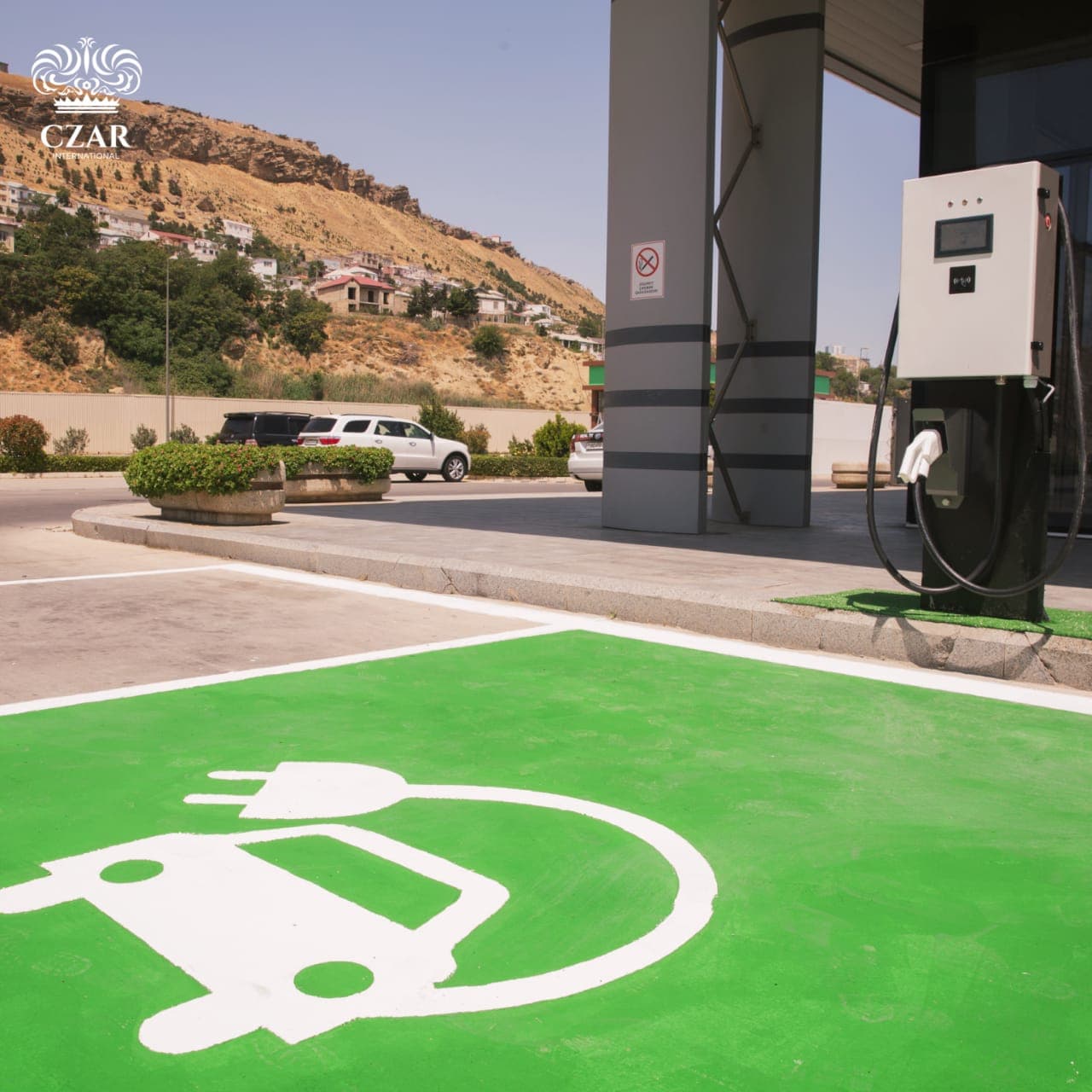 "CZAR International" şirkətinin dəstəyi ilə “SOCAR Petroleum” YDM-də elektromobillərin şarjı üçün avadanlıqlar quraşdırılıb