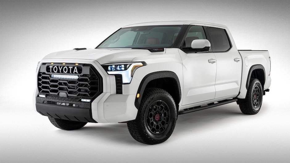 Toyota yeni modelinin ilk görüntülərini yayıb - FOTO
