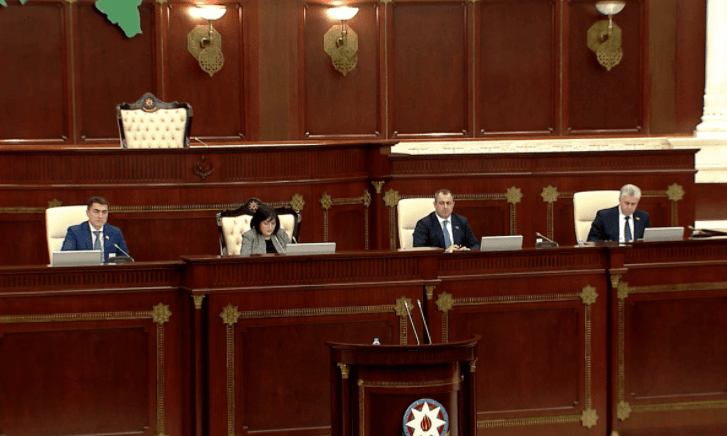 Milli Məclisin iclası başlayıb