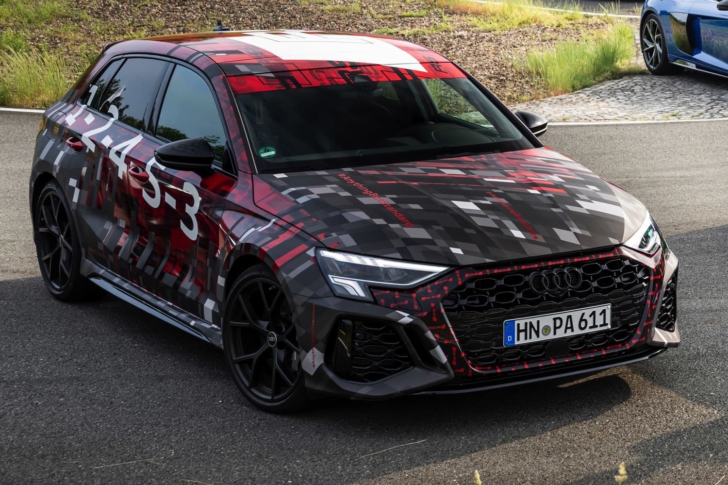 "Audi RS3" modellərinin görüntüləri olan videoçarxı dərc edib - VİDEO