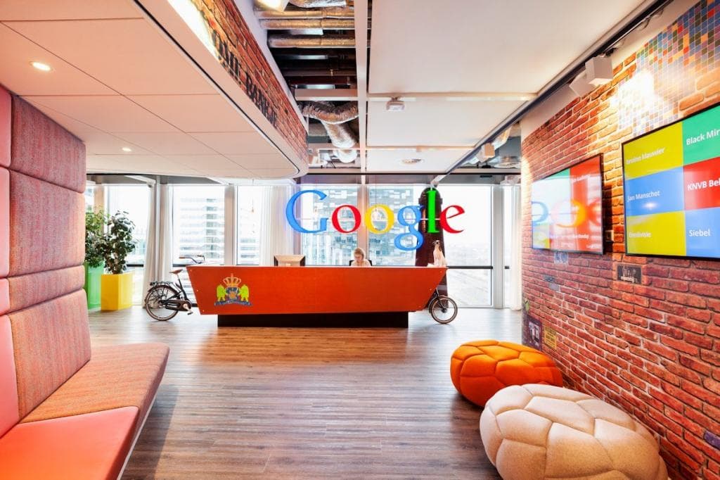 "Google" smartfonlara icazəsiz izləmə tətbiqi quraşdırır