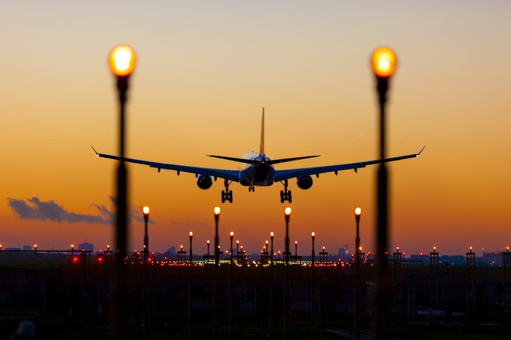 ABŞ pandemiyadan zərər çəkən aeroportlara 8 milyard dollar yardım ayıracaq