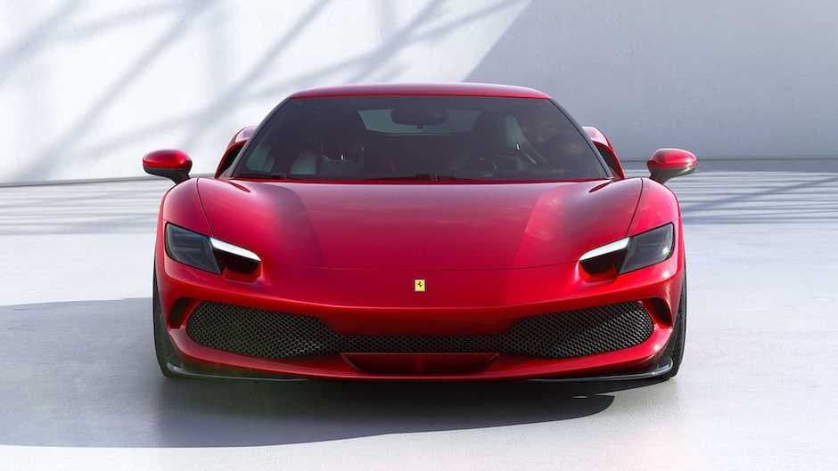 Ferrari yeni modelini təqdim edib - FOTO