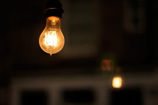 Tarif Şurası: Elektrik enerjisinə dair qərarda əhali kateqoriyası üzrə mövcud tariflərə dəyişiklik edilməyib