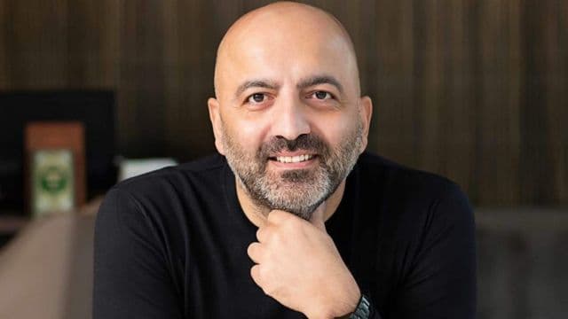 Mübariz Mənsimov sabiq naziri məhkəməyə verdi