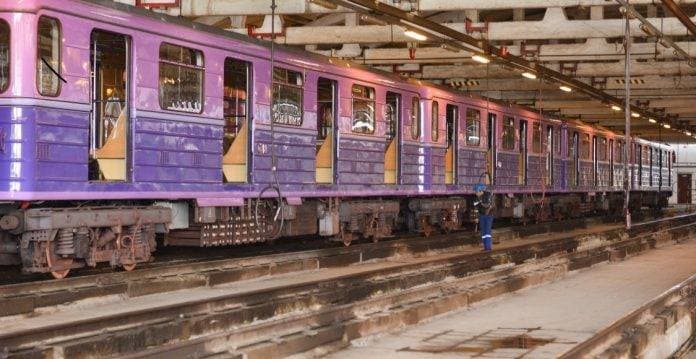 Gələn həftə 4 metro qatarı Rusiyadan Bakıya çatdırılacaq