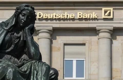 "Deutsche Bank"ın xalis mənfəəti 15 dəfə artıb